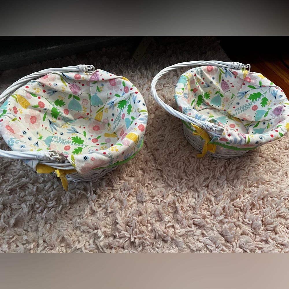 Spritz floral lined white wicker Easter baskets
